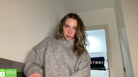 Snapshot of angel_from_sky chatting on January 12, 1:37 pm Greetings Jess online show from January 12, 1:37 pm
