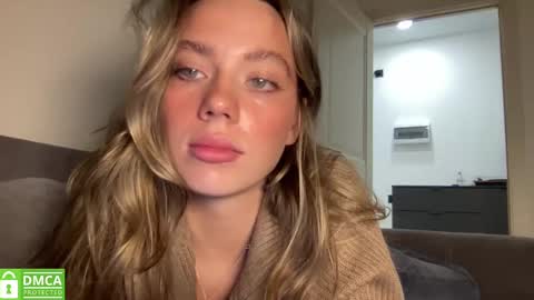 Snapshot of angel_from_sky chatting on February 13, 3:46 pm Greetings Jess online show from February 13, 3:46 pm