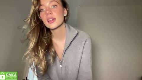 Snapshot of angel_from_sky chatting on February 25, 2:54 pm Greetings Jess online show from February 25, 2:54 pm