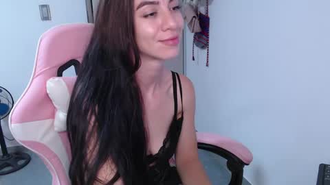 Snapshot of angel_girl10 chatting on April 28, 4:17 am Angel Girl online show from April 28, 4:17 am