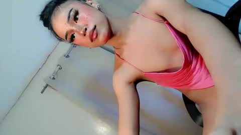 Snapshot of angel_grace18 chatting on June 9, 11:11 am angel_grace18 online show from June 9, 11:11 am