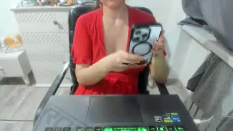 Snapshot of angel_lee__ chatting on January 11, 12:29 pm angel_lee__ online show from January 11, 12:29 pm