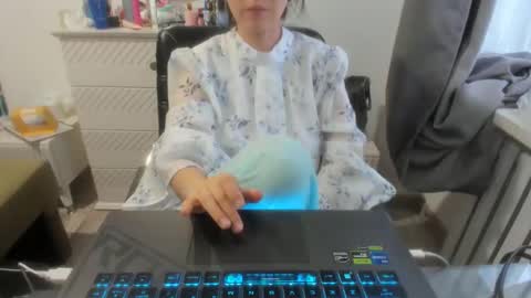 Snapshot of angel_lee__ chatting on January 23, 11:15 am angel_lee__ online show from January 23, 11:15 am