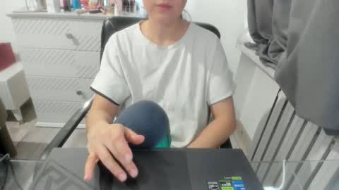 Snapshot of angel_lee__ chatting on February 8, 11:12 am angel_lee__ online show from February 8, 11:12 am