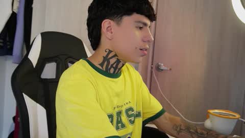 Snapshot of angel_luna0 chatting on June 1, 6:53 pm angel_luna0 online show from June 1, 6:53 pm