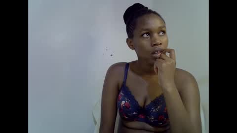 angel_mia5 online show from December 17, 11:49 am