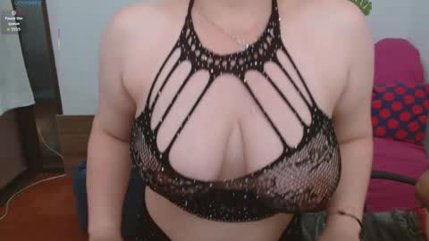 Nayely and Angel online show from February 4, 7:20 pm