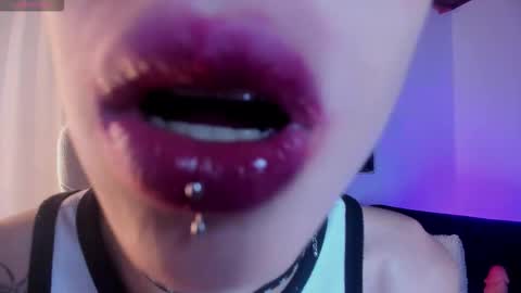 Snapshot of angel_of_lust_ chatting on October 2, 4:52 am Angel online show from October 2, 4:52 am