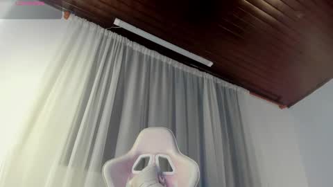 Snapshot of angel_of_lust_ chatting on October 20, 4:46 am Angel online show from October 20, 4:46 am