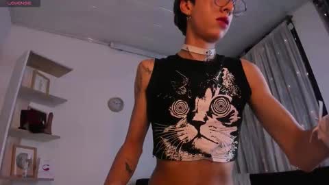 Snapshot of angel_of_lust_ chatting on December 4, 4:44 am Angel online show from December 4, 4:44 am