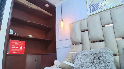 Nicolle  online show from January 18, 11:32 am