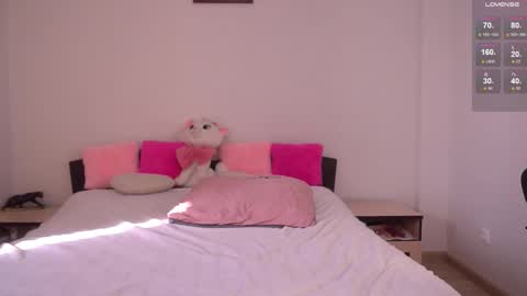 Snapshot of angel_quincy chatting on March 18, 5:43 am angel_quincy online show from March 18, 5:43 am