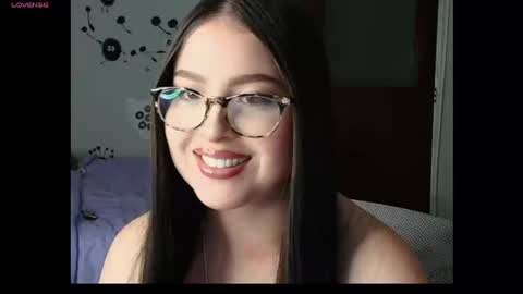 Snapshot of angel_sweet_v chatting on March 17, 5:11 am Sweet Angel online show from March 17, 5:11 am