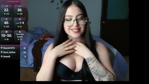 Snapshot of angel_sweet_v chatting on March 18, 4:59 am Sweet Angel online show from March 18, 4:59 am