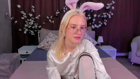 Snapshot of angel_tessa chatting on June 12, 1:54 pm Angelica online show from June 12, 1:54 pm