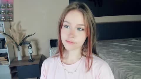 Snapshot of angel_to_burn chatting on February 15, 7:51 am SofiaSofi online show from February 15, 7:51 am