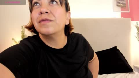 angel_velvet_ online show from November 17, 11:05 am