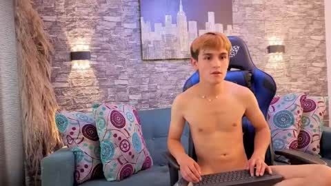 Snapshot of angel_vg chatting on April 14, 8:15 pm Angel online show from April 14, 8:15 pm