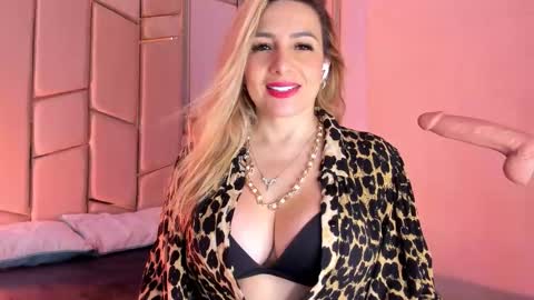 Angel  online show from February 5, 6:45 pm