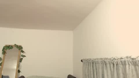 Snapshot of angela_doll01 chatting on July 23, 11:24 pm angela online show from July 23, 11:24 pm