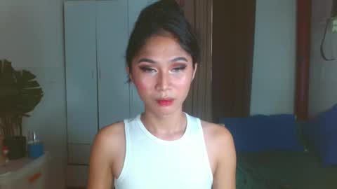 Snapshot of angela_mccollins chatting on December 3, 1:30 am angela online show from December 3, 1:30 am