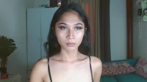 Snapshot of angela_mccollins chatting on February 13, 10:54 pm angela online show from February 13, 10:54 pm