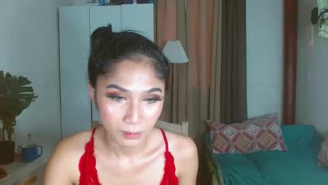 Snapshot of angela_mccollins chatting on February 21, 2:28 am angela online show from February 21, 2:28 am