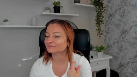 Snapshot of angela_samt chatting on September 12, 1:00 pm Angela online show from September 12, 1:00 pm