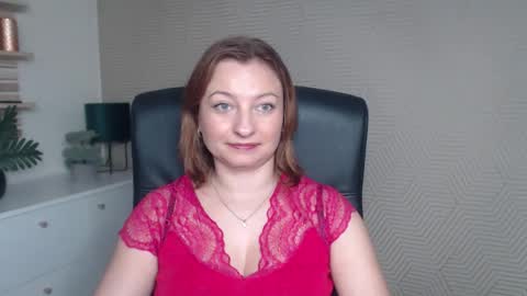 Snapshot of angela_samt chatting on November 3, 6:47 am Angela online show from November 3, 6:47 am
