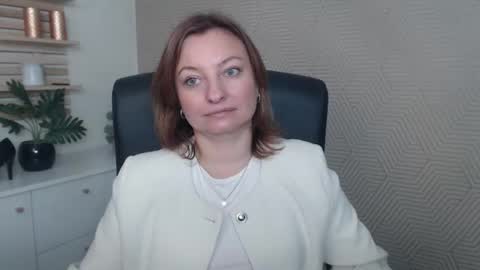 Angela online show from November 5, 6:46 am