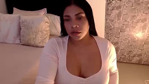 Snapshot of angela_santana_ chatting on September 15, 7:47 pm Angela online show from September 15, 7:47 pm