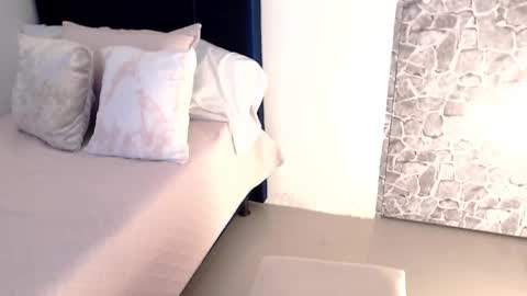 Snapshot of angela_santana_ chatting on September 16, 6:31 pm Angela online show from September 16, 6:31 pm