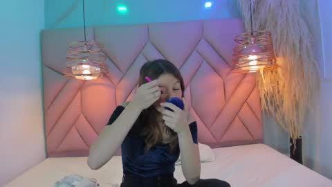ANGELA online show from December 12, 12:22 pm