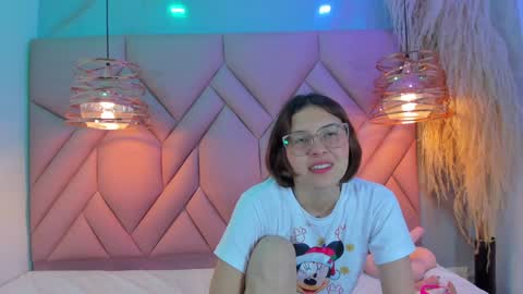 ANGELA online show from December 23, 3:01 pm