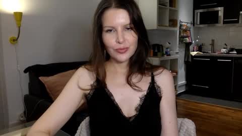 Snapshot of angeladarkk chatting on February 21, 6:31 pm Angela online show from February 21, 6:31 pm