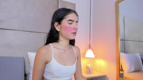 angelag_ online show from November 25, 8:20 pm