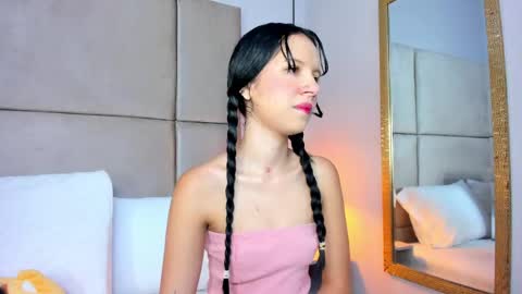angelag_ online show from May 28, 8:28 pm