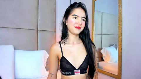 angelag_ online show from June 3, 8:36 pm