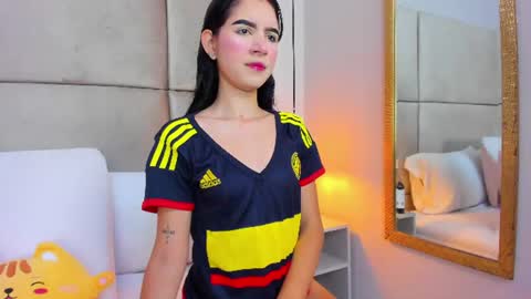 angelag_ online show from June 28, 4:18 am