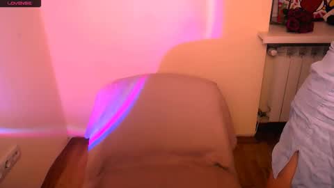 Snapshot of angelalice_ chatting on September 29, 9:25 am Alice online show from September 29, 9:25 am