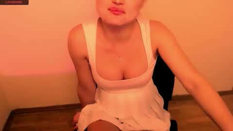 Snapshot of angelalice_ chatting on November 29, 9:34 am Alice online show from November 29, 9:34 am