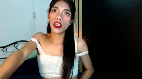 SENORITA online show from December 5, 3:06 pm