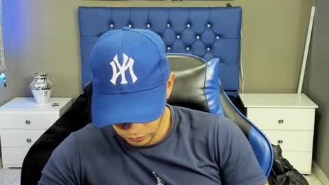 Angel And Cris online show from September 25, 12:09 pm