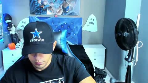 Angel And Cris online show from October 30, 12:17 pm