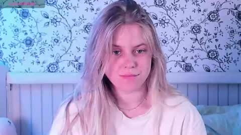 Snapshot of angelanty chatting on June 24, 3:33 pm Darsi Anty online show from June 24, 3:33 pm