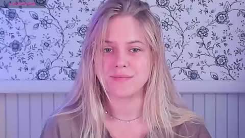 Snapshot of angelanty chatting on July 9, 1:37 pm Darsi Anty online show from July 9, 1:37 pm