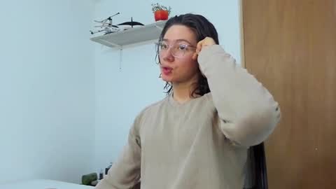 Angel Bennet online show from February 20, 3:23 am