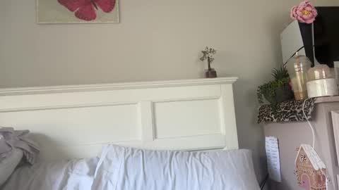 venellope888 online show from February 4, 4:59 am