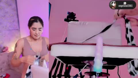 Snapshot of angelcb_ chatting on February 17, 5:37 am angel online show from February 17, 5:37 am