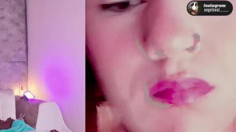 Snapshot of angelcb_ chatting on March 9, 8:18 am angel online show from March 9, 8:18 am